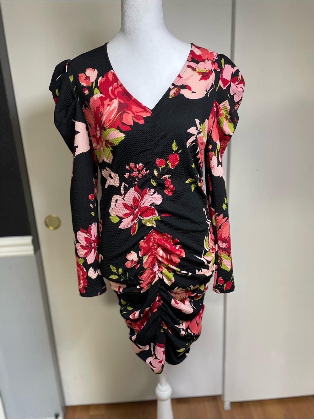 Floral V-Neck Ruched Long Sleeve Dress in Black and Pink